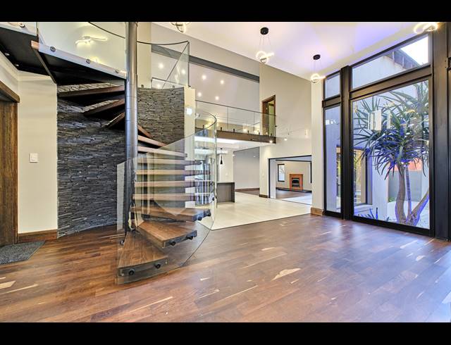4 BEDROOM HOUSE FOR SALE IN CARLSWALD NORTH ESTATE
